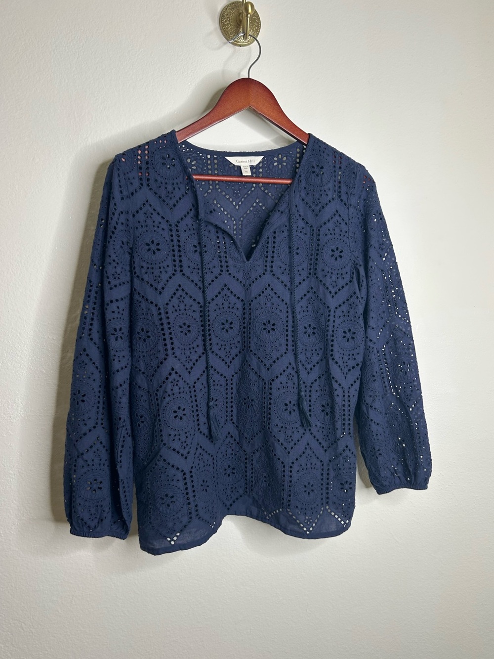 Garnet Hill 100% Cotton Eyelet Floral Detail Navy Blue Long Sleeve Blouse Top